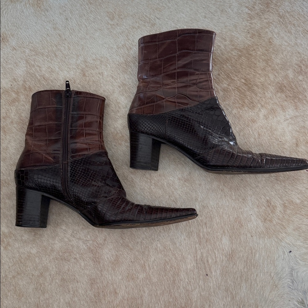 vintage Via Spiga brown crocodile/snake-embossed leather ankle boots - Picture 3 of 11